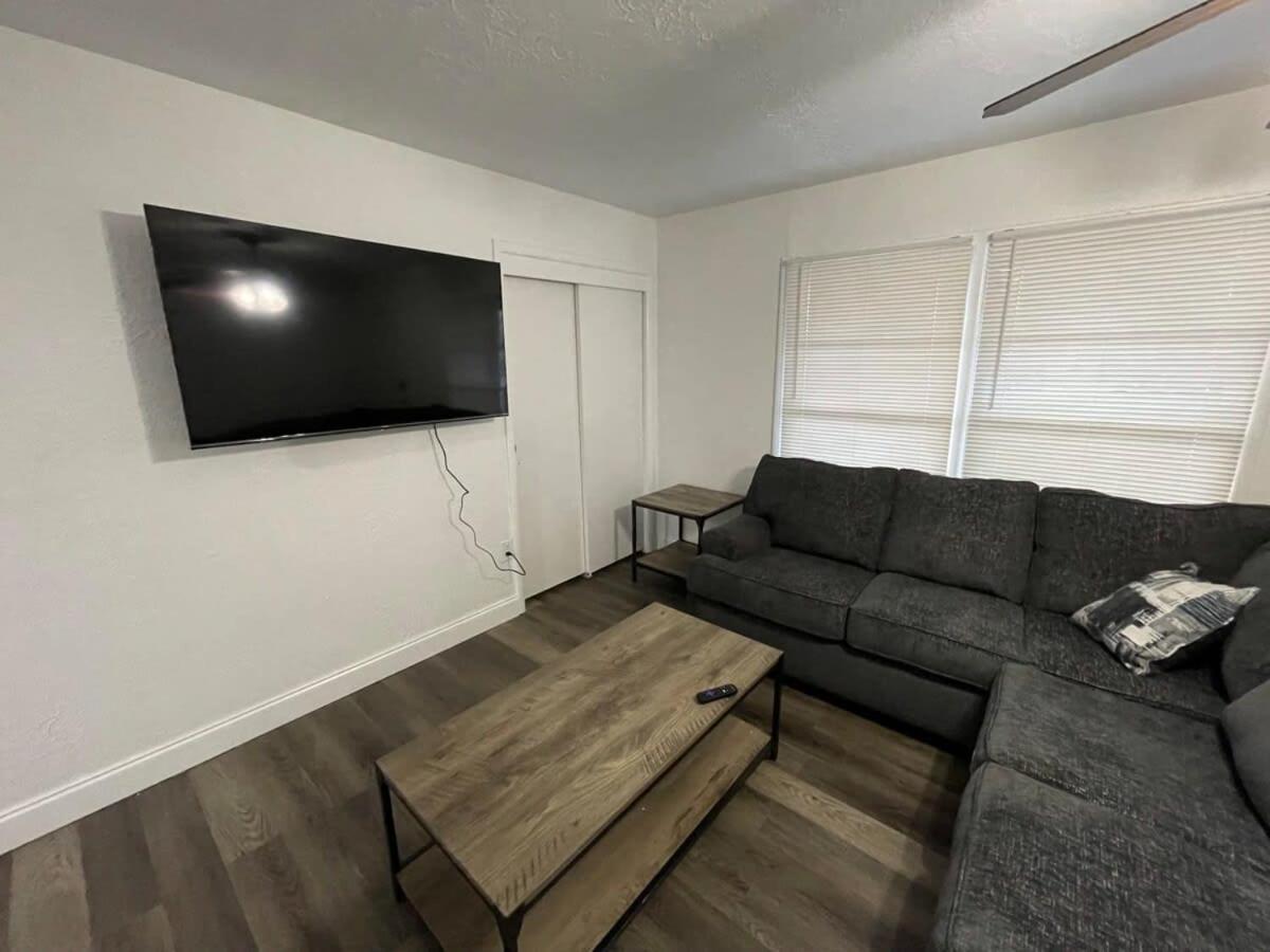 Cozy 3-Bedroom, 1-Bath Home Close To Fort Sill 로턴 외부 사진